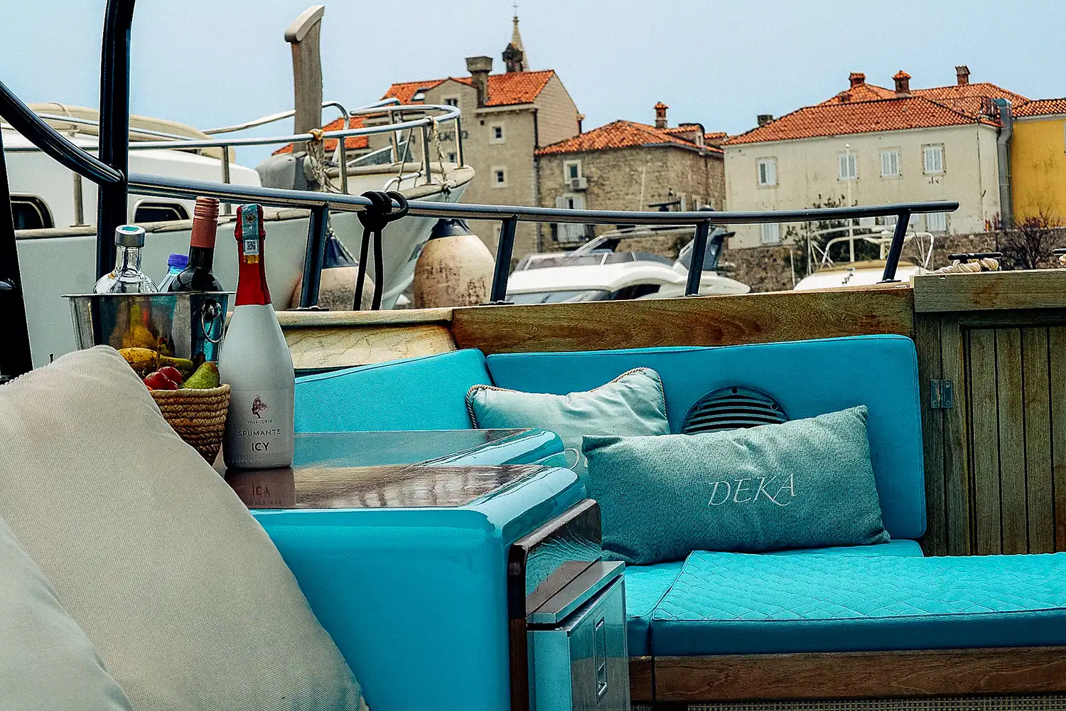 Lounge seating area on Cordelia